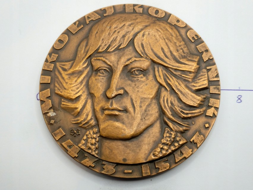 Medale Kopernikańskie mają długa tradycję. Wybijało je wiele...