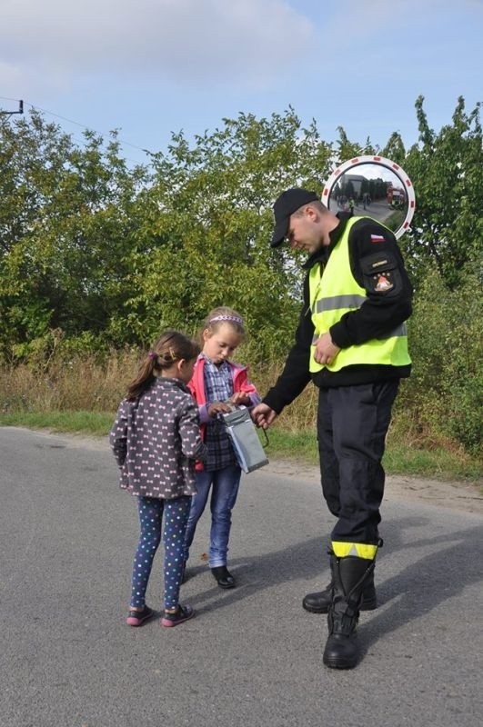 Zbiórkę na rzecz Sylwka wsparli również najmłodsi mieszkańcy.