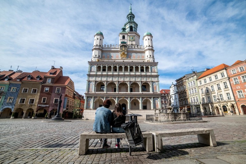 Zamknięte: hotele (wyjątkiem są m.in. hotele robotnicze, a...