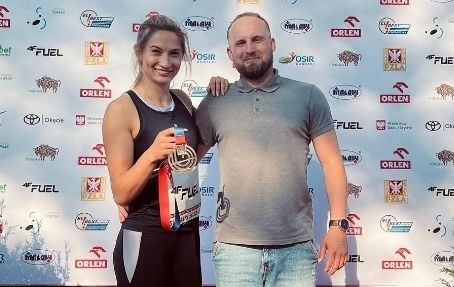 Martyna Kotwiła ze trenerem Krzysztofem Kotulą.