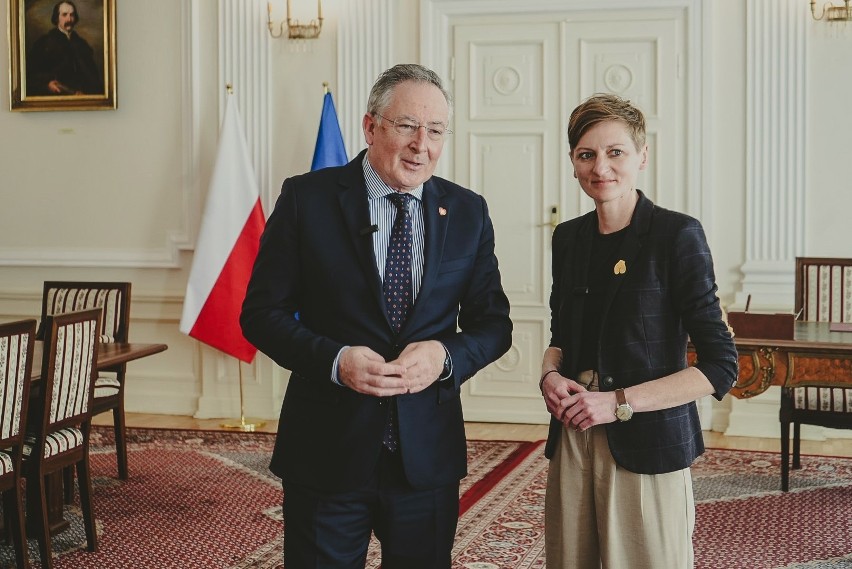 Kandydatka na prezydentkę Kielc Agata Wojda podczas wizyty u...