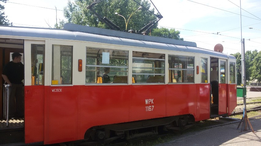 Stary tramwaj typu 4N do końca wakacji obsługiwać będzie...