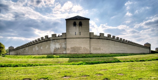 Xanten - mur rzymski w Parku Archeologicznym