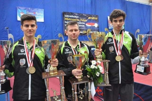 Toruńscy medaliści mistrzostw Polski (od lewej): Konrad Kulpa, Grzegorz Adamiak oraz Jakub Dyjas