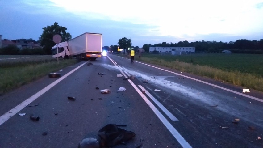 Śmiertelny wypadek w Jacentowie. Zginął mężczyzna, trzy osoby są ranne. 