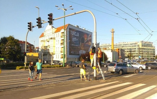 Dzięki zmianom piesi szybciej przejdą przez ulicę.