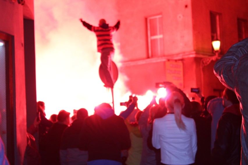 Kibice Piasta Gliwice świętują wicemistrzostwo Polski na...