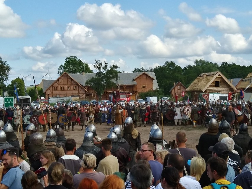 Rozpoczął się Festiwal Słowian i Wikingów 2019 w Wolinie. Na miejscu tłumy odwiedzających [ZDJĘCIA]