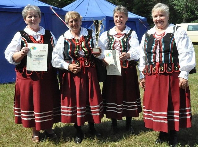Przedstawicielki zespołu "Gąsowianki", który zwyciężył w Folk Fest - Sielpia 2011.