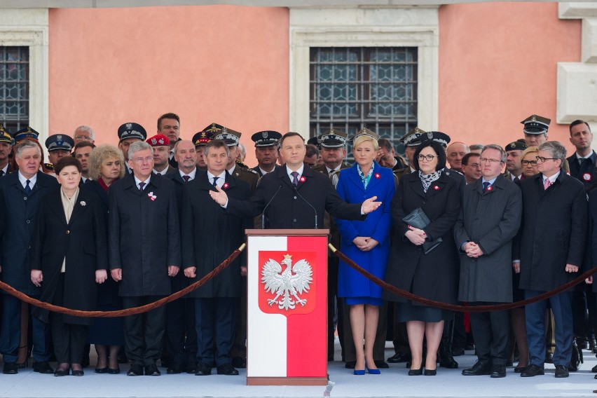 (4 dni wolnego) Święto Konstytucji 3 Maja (wystarczy, że...