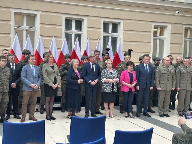 Uroczystość podpisania listu intencyjnego w sprawie utworzenia w Legnicy bazy szkoleniowej dla WOT 24.07.2023