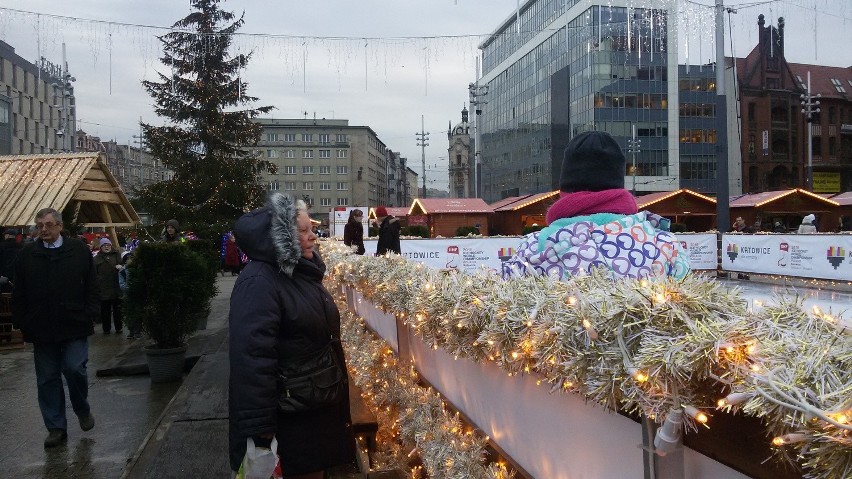 Ślizgawka na rynku w Katowicach