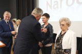Toruń. Nagrodzono 198 nauczycieli! Wojewódzkie obchody Dnia Edukacji Narodowej w Auli UMK