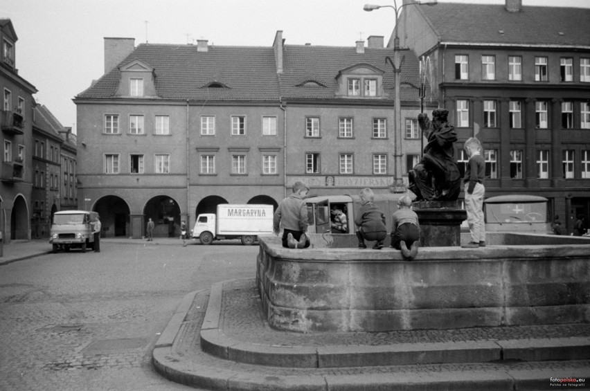 Tak zmieniał się przez lata Rynek w Gliwicach - ok. 1960 r....