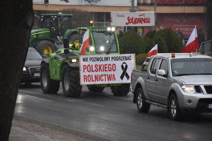 Strajk rolników w Rypinie. Około 300 ciągników wyjechało na ulice miasta