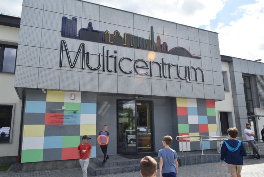 Multicentrum w Ostrołęce oficjalnie otwarte. Wielka impreza na osiedlu Stacja. 3.09.2022. Zdjęcia