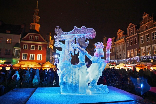 Tak w 2010 roku prezentowały się rzeźby lodowe na Starym Rynku w Poznaniu
