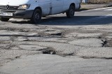 Dziurawe ulice w Ostrołęce uprzykrzają życie kierowcom: Graniczna, Niemena, Markowskiego, Syreny, 16.02.2024