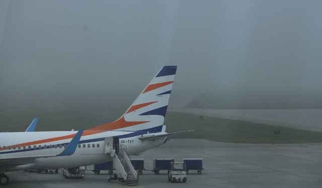 Przez mgłę odwołano loty na Ławicy