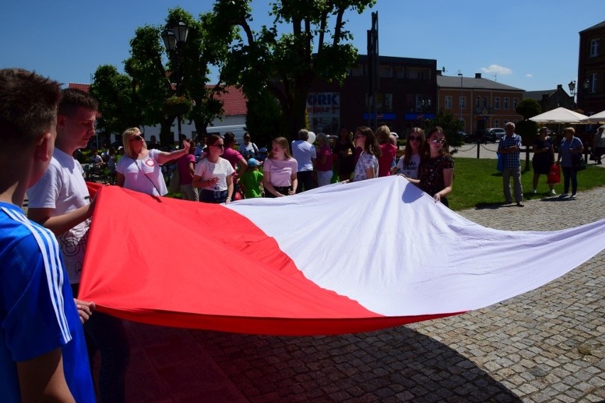 4 czerwca w samo południe na Rynku w Gniewkowie odbyły się...
