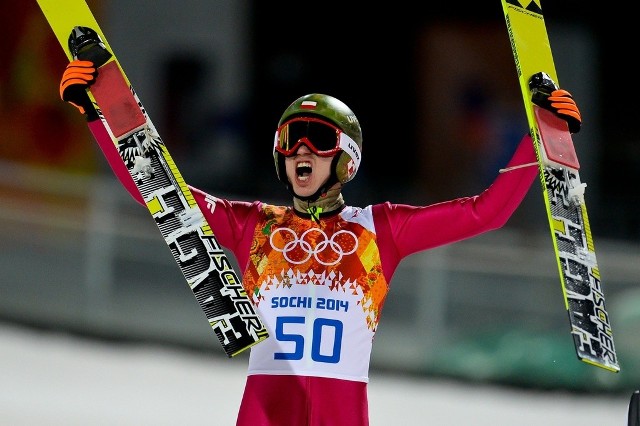 Kamil Stoch podwójnym mistrzem olimpijskim! Kamil Stoch zdobył drugi złoty medal na igrzyskach olimpijskich w Soczi. Drugi był Japończyk Noriaki Kasai, a trzeci Słoweniec Peter Prevc.