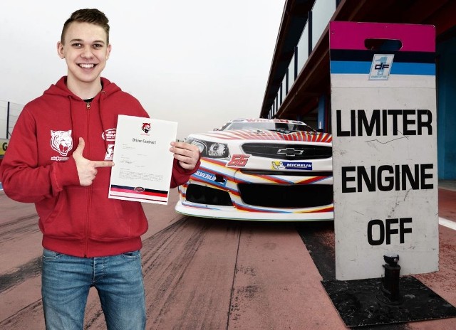 Maciej Dreszer z kontraktem na start w NASCAR. Zasiądzie za kierownicą potężnego chevroleta