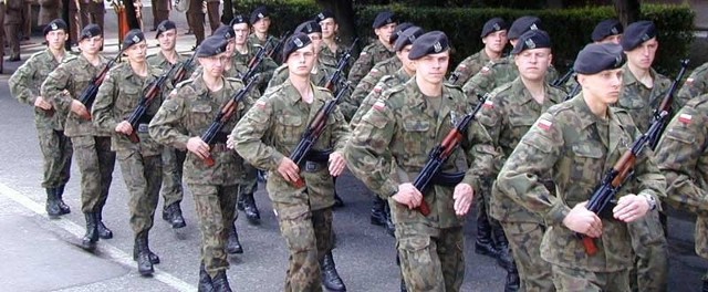 Przemyscy radni sprzeciwiają się wyprowadzeniu wojska z Przemyśla.