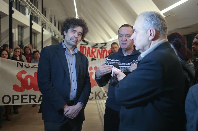 Dyrektor Warcisław Kunc (po lewej) i protestujący związkowcy - to już obrazki z przeszłości.