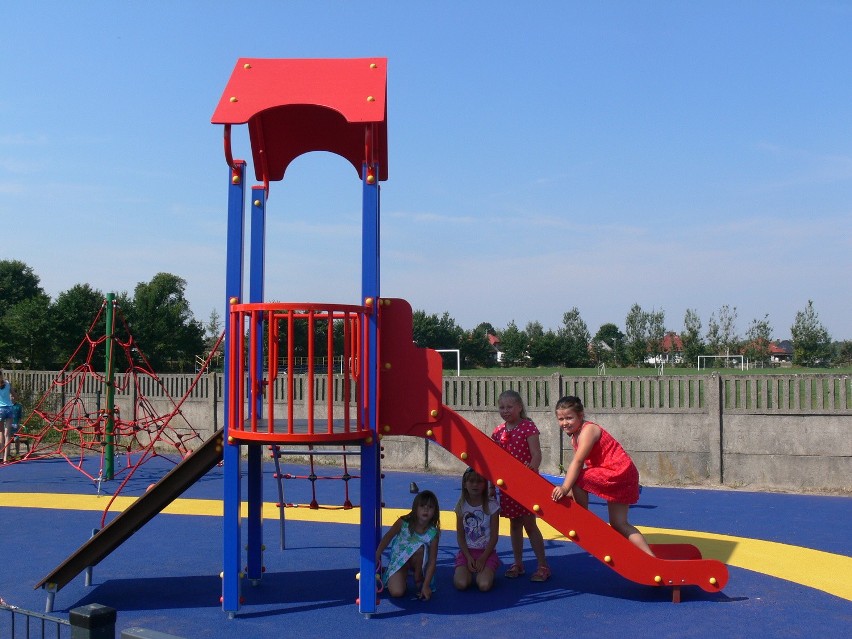 Nowy plac zabaw dla dzieci z osiedla Mokrzyszów w Tarnobrzegu