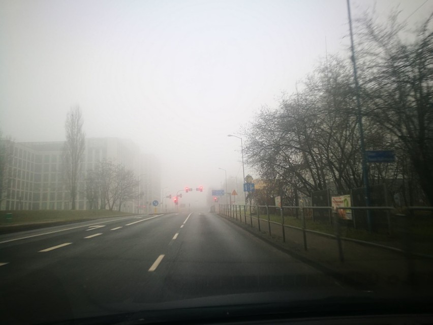 Gęste mgły na autostardzie A4 w Katowicach i innych drogach....