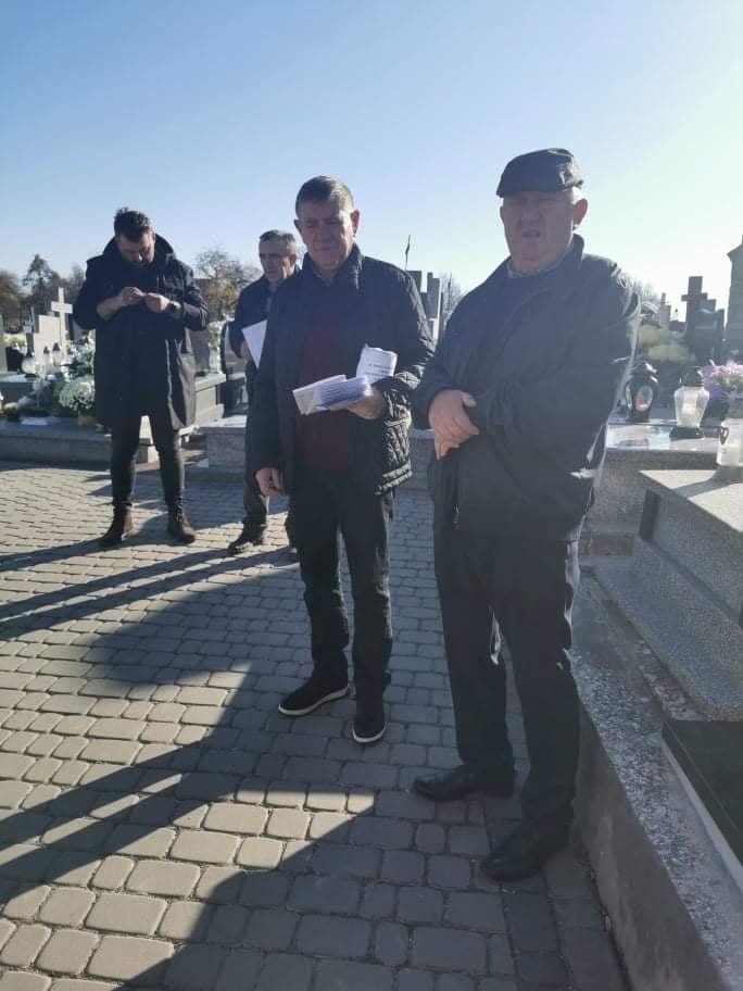 Kwesta na cmentarzu w Szydłowie. Zebrano prawie 6 tysięcy złotych (ZDJĘCIA)