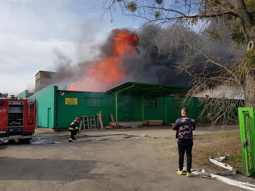 Pożar magazynu w Kluczborku.