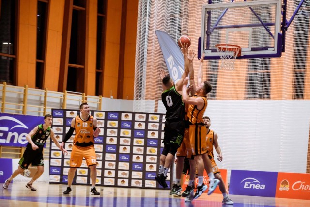 Koszykarze Żubrów Chorten Białystok pokonali Kolejarza Basket Radom 78:50