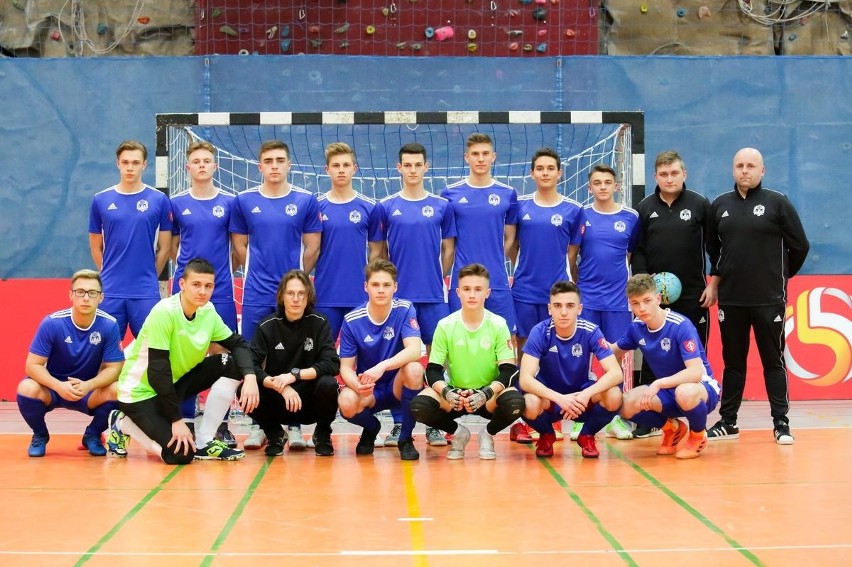 Futsal. Elmar Jędrzejów piąty w młodzieżowych mistrzostwach Polski