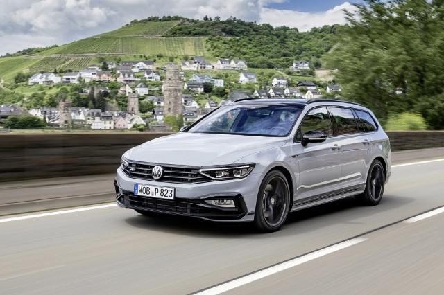 Volkswagen Arteon R-Line Ceny Arteona R-Line Edition zaczynają się od 205 900 zł za wariant benzynowy o mocy 190 KM z DSG i napędem na przód.Fot. Volkswagen