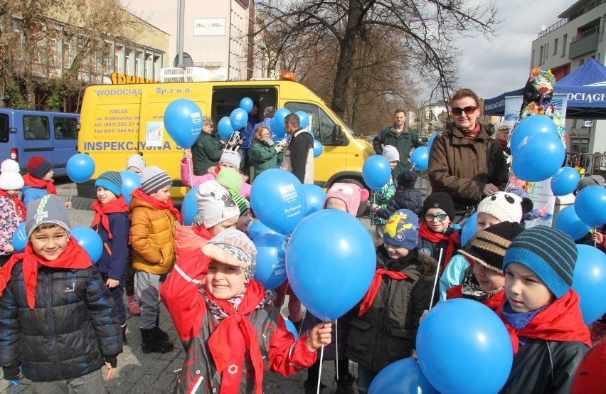 Tłumy dzieci głośno powitały wiosnę w Kielcach