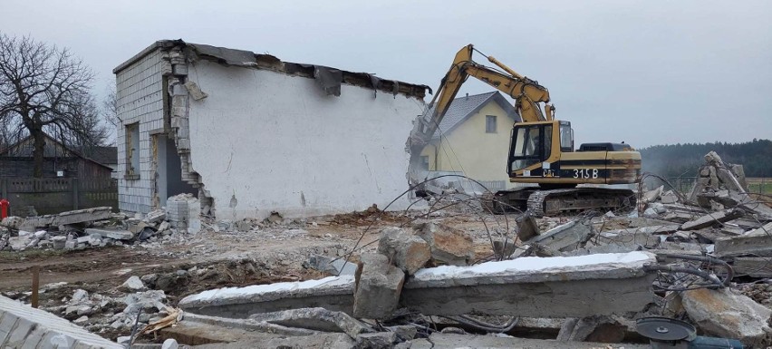 Wyburzają remizę strażacką we Wrzosie w gminie Przytyk. Wiemy, co stanie w tym miejscu