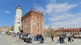 Sandomierz już oblężony przez turystów. Piękna pogoda przyciągnęła do Królewskiego Miasta mnóstwo osób
