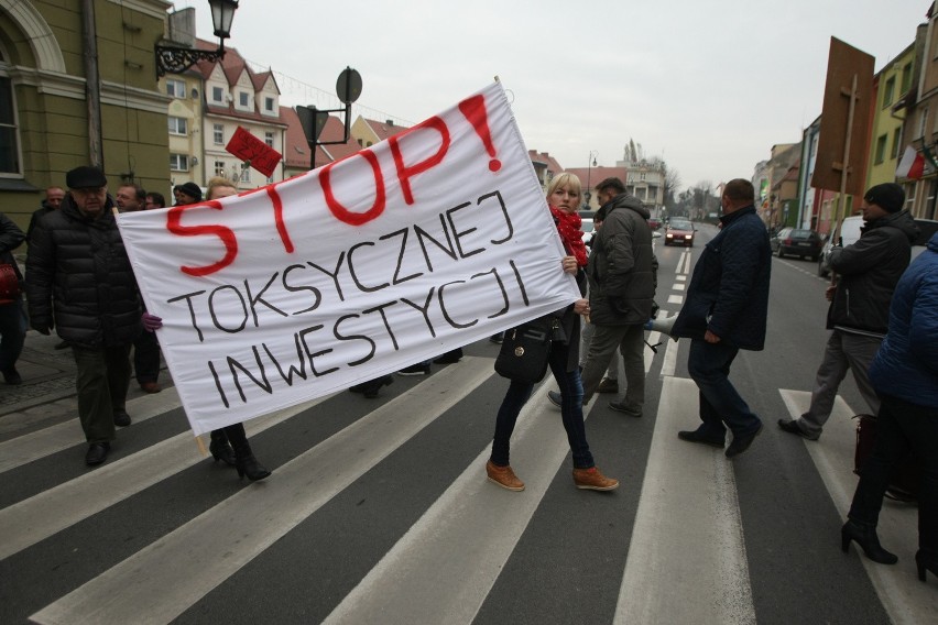 Protest pod Urzędem Miasta w Środzie Śląskiej. Mieszkańcy...