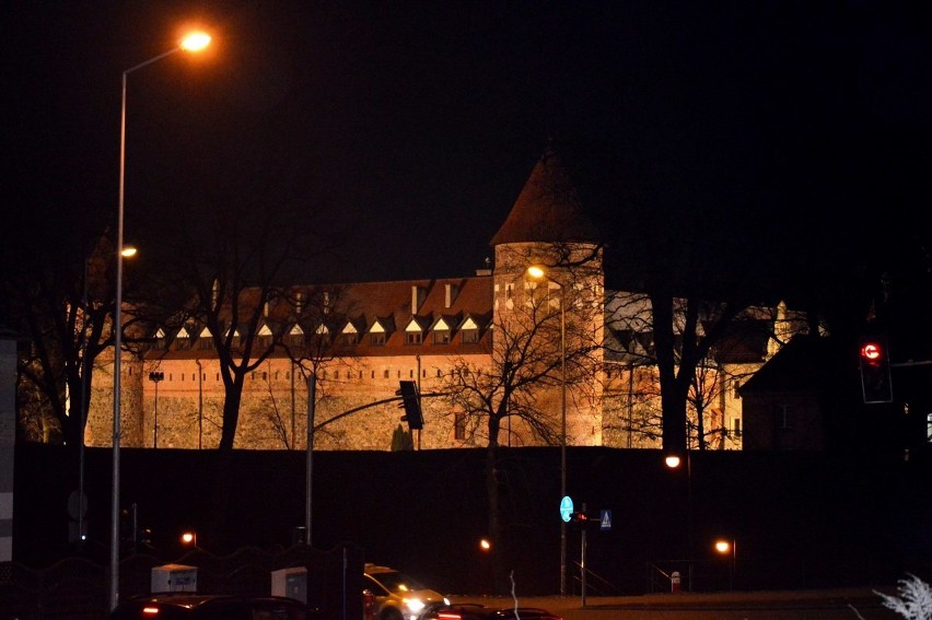 W ramach prac wykonano oświetlenie iluminacyjne sylwety...