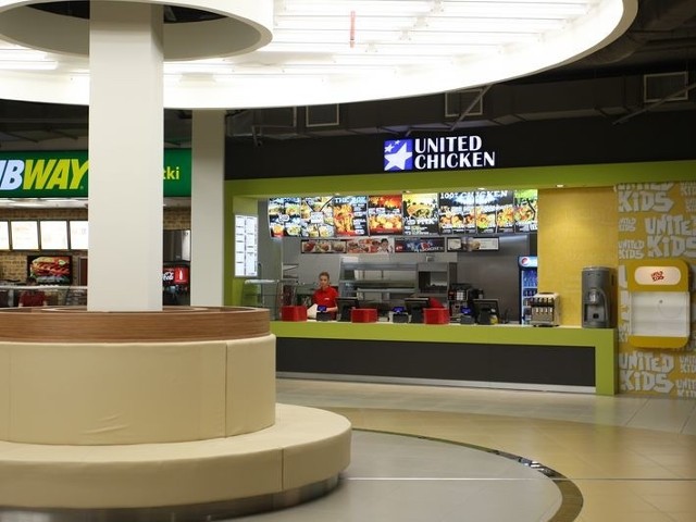 United Chicken jest ulokowany obok otwartego w Alfie w czerwcu Subwaya
