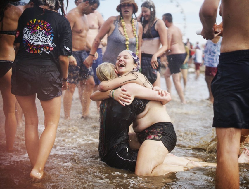 W błocie na festiwalu PolAndRock 2018 można robić wiele...