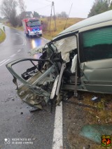 Wypadek w Jerzmanowicach. Zderzenie samochodu osobowego i tira. Jedna osoba ranna