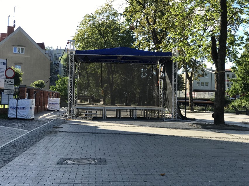Scena ustawiana przy bulwarach w Słupsku blokuje dojazd do...