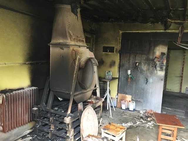W czwartek o godzinie 12.40 strażacy otrzymali zgłoszenie o pożarze budynku gospodarczego w miejscowości Kalinówka Kościelna.