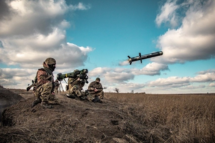 USA uczą ukraińskich żołnierzy obsługi sprzętu. Podano, w jakim kraju odbywają się szkolenia