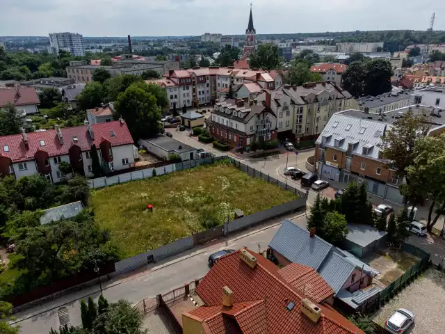 Deweloper nie wyklucza dochodzenia odszkodowania także za zablokowanie jego inwestycji mieszkaniowej przy ul. Modlińskiej 7 w Białymstoku. Wojewódzki Sąd Administracyjny w grudniu 2021 r. uchylił bowiem uchwałę Rady Miasta z 16.08.2021 r. odmawiająca udzielenia zezwolenia na budowę bloku przy ul. Modlińskiej w Białymstoku.