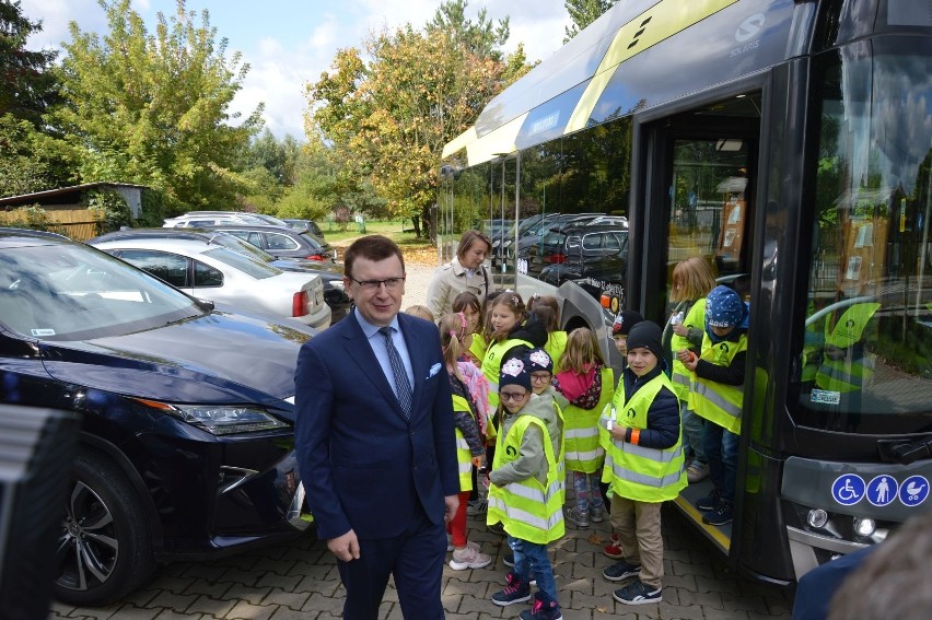 Takie nowoczesne autobusy będą jeździły po Ostrowcu. Kiedy wymiana taboru? (ZDJĘCIA) 