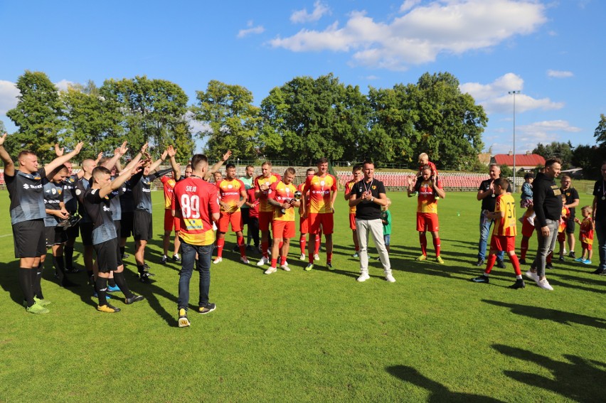 Wspaniały jubileusz Bandy Świrów. Zagrały byłe gwiazdy Korony Kielce. To była nie lada gratka dla kibiców [ZDJĘCIA]