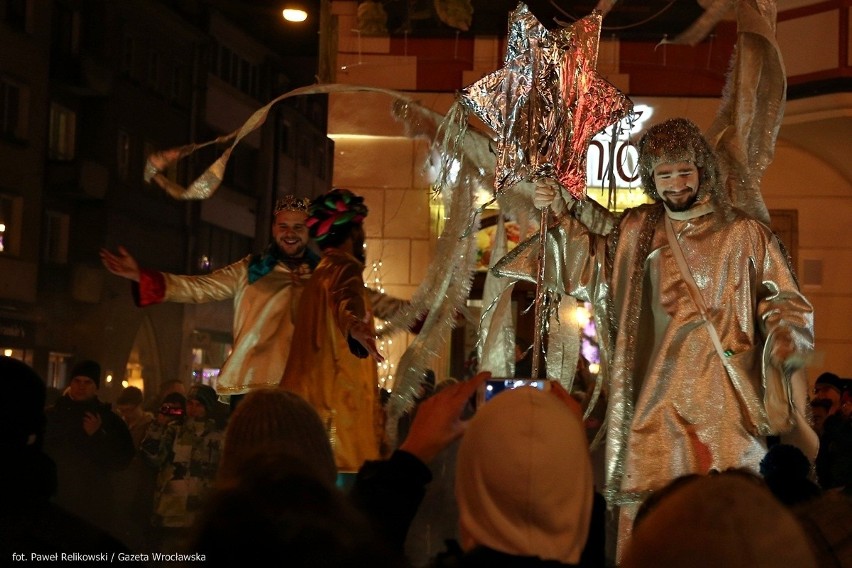 Wrocław: Parada na zakończenie Jarmarku Bożonarodzeniowego 2014 (ZDJĘCIA)